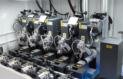 �c�z���F������